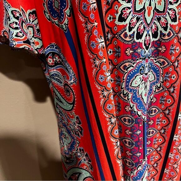 A-line loose fit v-neck short sleeve cold shoulder paisley print dress - Picture 4 of 13